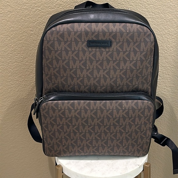 NWT Michael Kors Large Backpack - Picture 5 of 8